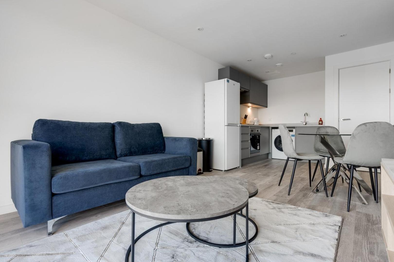 Comforting City Retreat In Vauxhall - No Wifi Liverpool Bagian luar foto